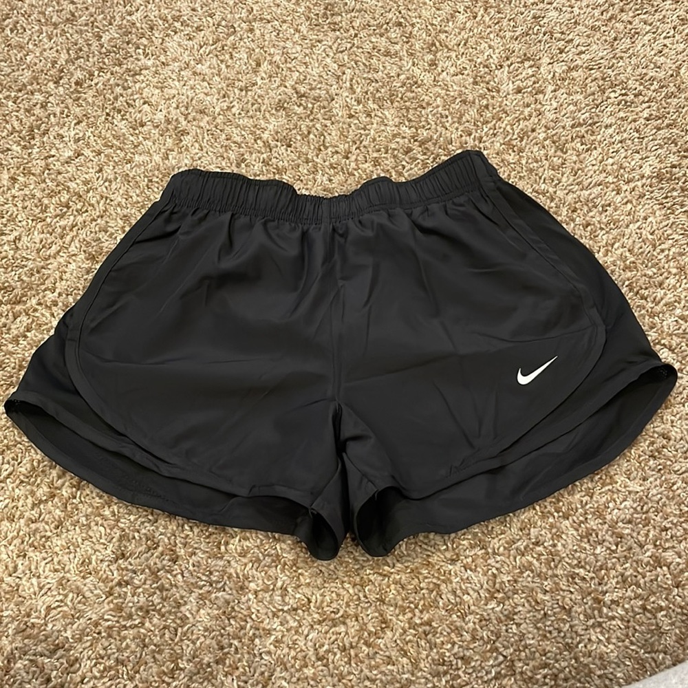 Nike tempo track shorts size small